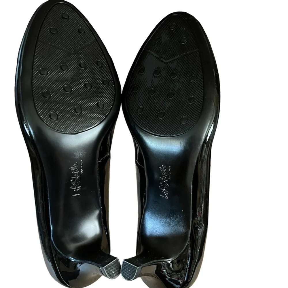 LifeStride Women's Parigi Stretch Pump